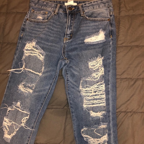 Ripped jeans - Picture 2 of 5